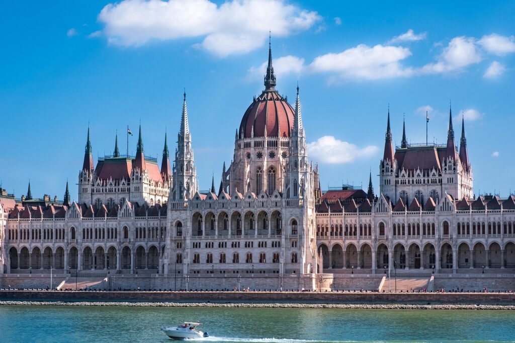 parliament, parliament of budapest, building, river, hungarian parliament building, budapest, hungary, architecture, danube, historical, budapest, budapest, budapest, budapest, budapest